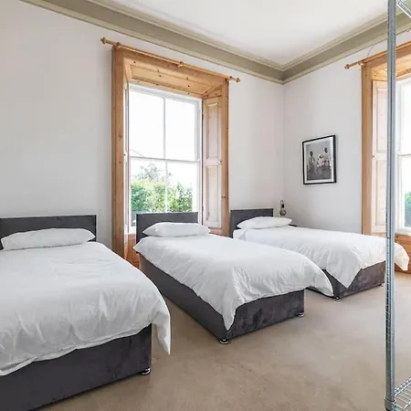Montebello House Appartement *