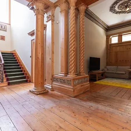 Montebello House Appartement
